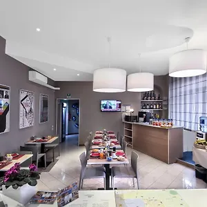 https://antonart-hotel.it-lombardy.com